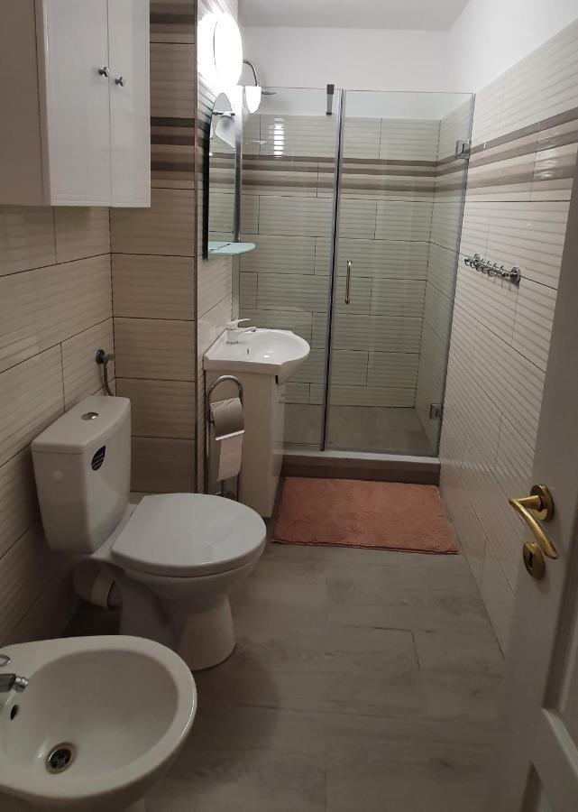 Rebecca Sweet Apartment Oradea Dış mekan fotoğraf