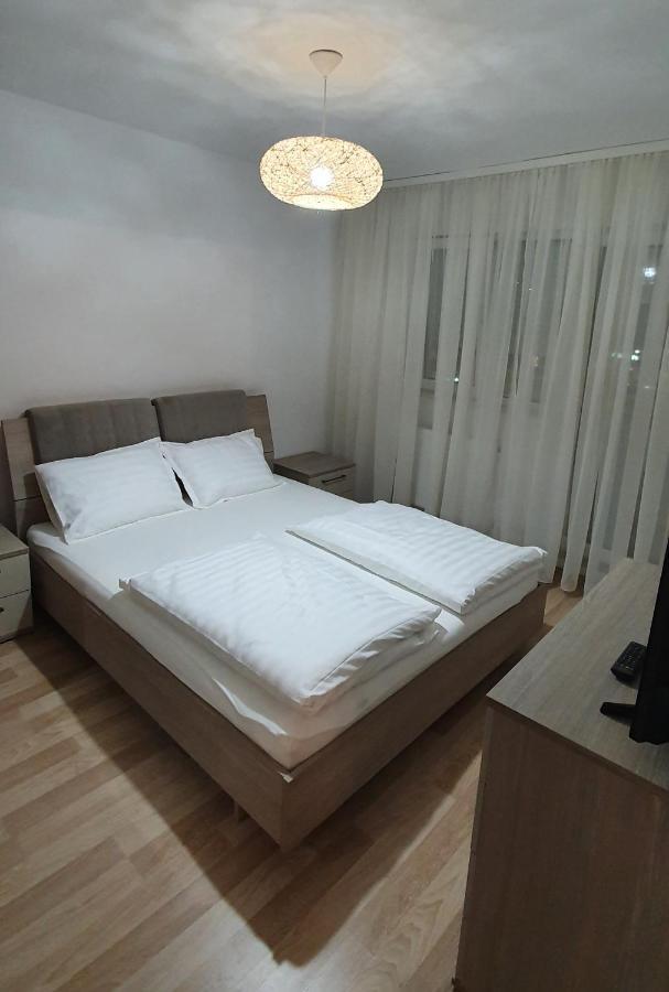 Rebecca Sweet Apartment Oradea Dış mekan fotoğraf